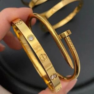 Premium Nail Twist Bracelet